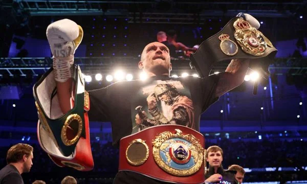 Usyk jep komentet e tij për ndeshjen Fury – Wilder