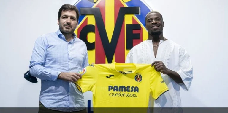 Zyrtare: Aurier kalon te Villarreali