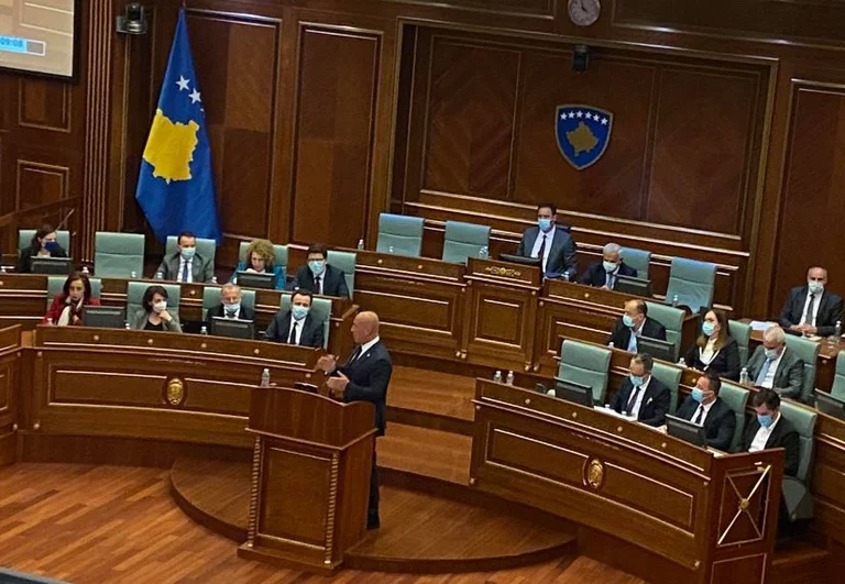 Haradinaj sërish kërkon dorëheqjen e Kurtit: Kritika për targat dhe anulimin e gazit amerikan