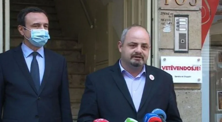 Boiken Abazi i VV-së i reagon Periskopit: Në Shqipëri mungon një subjekt për Bashkim Kombëtar