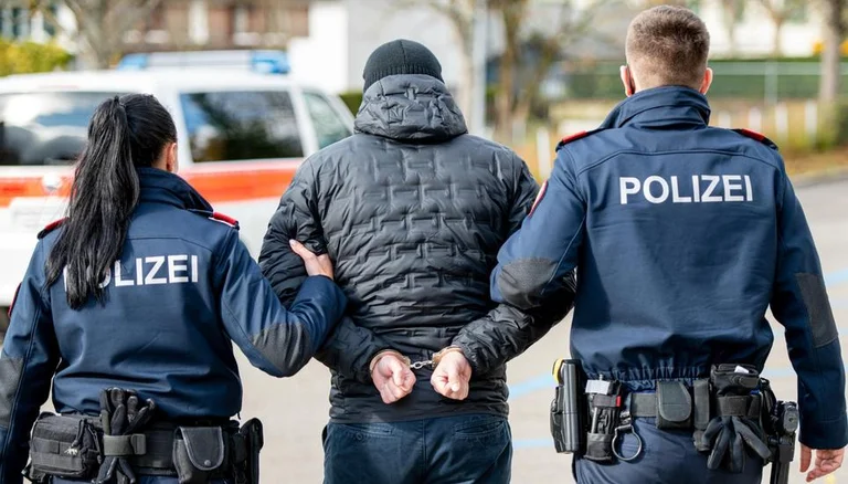 Vier Kosovar verhaftet wegen Diebstahl in Oberösterreich