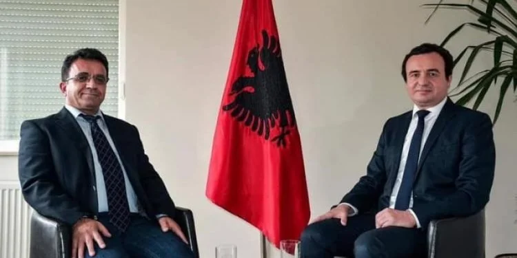 Kandidati i VV-së në Vushtrri premton “fabrikë të grave”