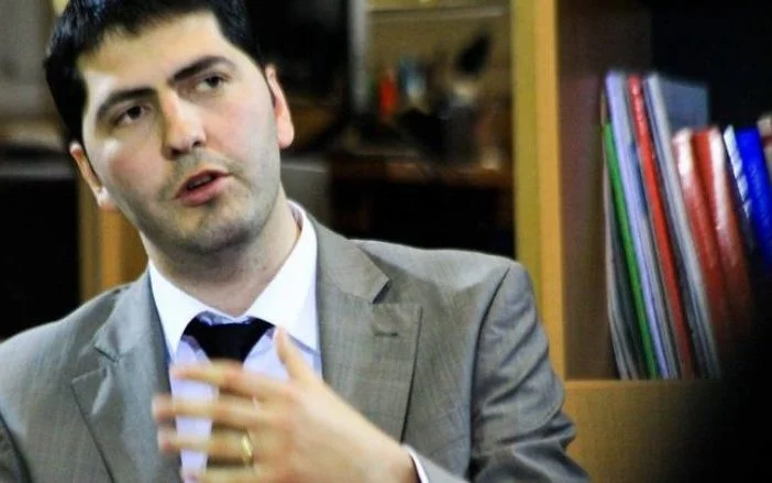 Kerveshi i reagon Muratit: Kujt i kanë borxh komunat, publikimi i këtyre shifrave për konsum politik para zgjedhjeve