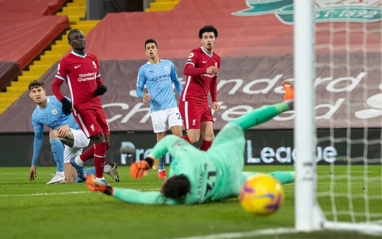 Liverpool – Man City është superndeshja që luhet sot në Premier league