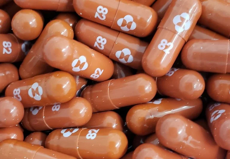 Pilula Merck – shpresë për parandalimin e vdekjeve nga COVID, ja sa kushton