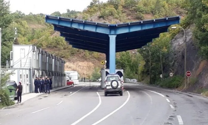 Nga e hëna hyn në fuqi mbulimi i simboleve shtetërore Kosovë – Serbi