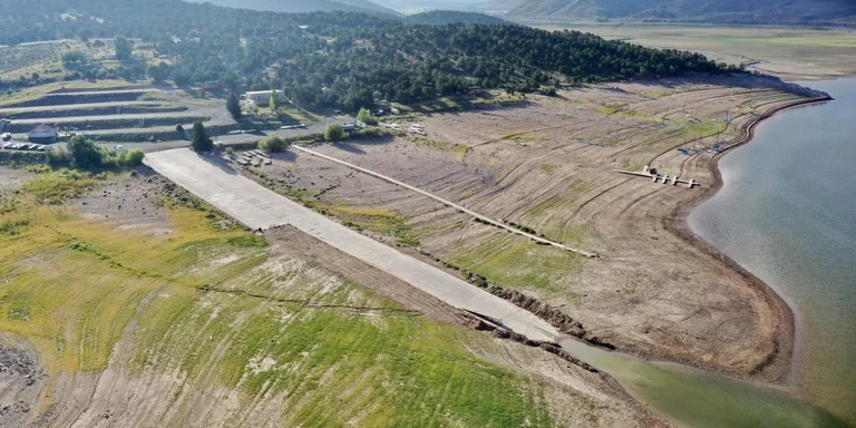 Për 64 vite ishte nën ujë, thatësira nxjerr në sipërfaqe qytetin e braktisur në SHBA
