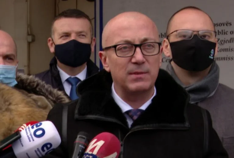 Ministri Rakiq: Falemnderit o serbë të veriut – pa vendosmërinë tuaj s’do ta arrinim marrëveshjen e Brukselit