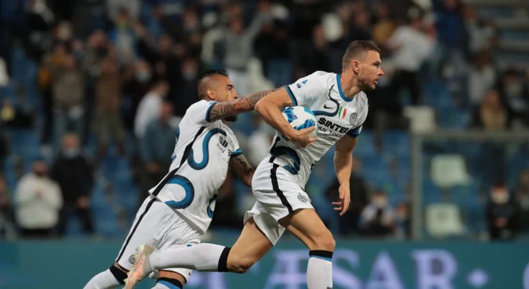 Interi e përmbys Sassuolon me anë të Dzeko e Lautaro – tri pikë të reja për ‘Zikaltrit’