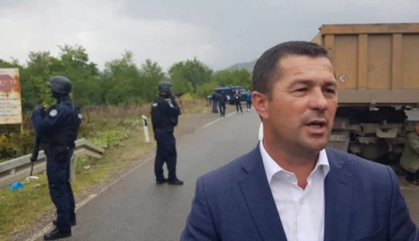 Kryetari i Leposaviqit optimist që rruga në Jarinje do të zhbllokohet deri në ora 16:00