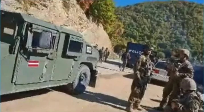 Pamje nga largimi i kamionëve nga bllokada në Jarinjë