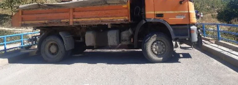 Nis lëvizja e kamionëve në Bërnjak