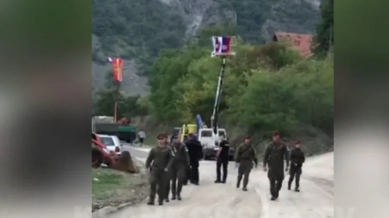 Pjesëtarët polakë të KFOR’it përshëndeten me ata të EULEX’it në Jarinjë (Video)