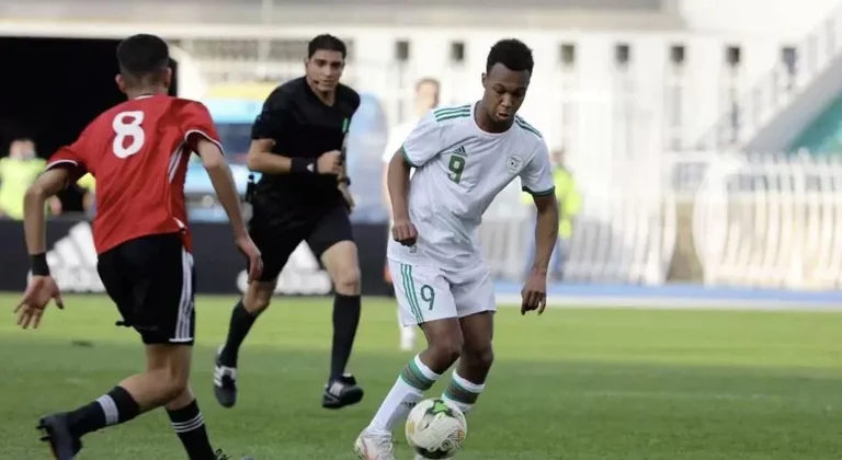 E PAPRECEDENTË: Luhet Francë-Algjeri, dy kombëtaret thërrasin të njëjtin futbollist