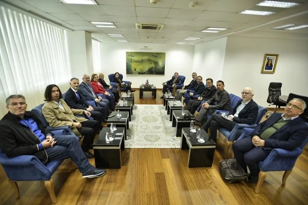 ​Kurti: Më 1 tetor popullit nisi t’i rikthehej dinjiteti
