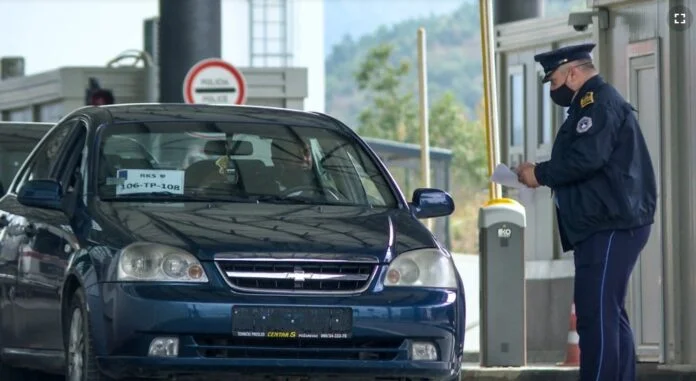 REL : La pression à travers des tracts menaçants en cyrillique envers les Serbes du Nord