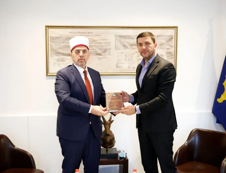 Krasniqi se encuentra con Errnava, gracias BIK por cultivar el entendimiento interreligioso