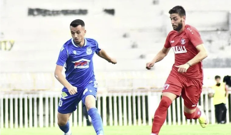 Schließen Sie die drei Spiele der Superleague: Gilani Llapi, Balkans Fernikli und Drenica ) Maliseva