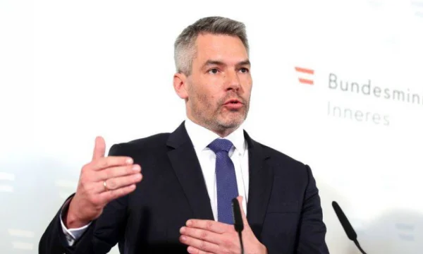 Ministro del Interior de Austria visita Kosovo