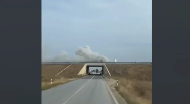 Quemar un vehículo en la carretera Arba Xhaferi