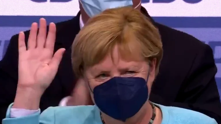 Merkel no puede contener mis lágrimas después de perder el CDU