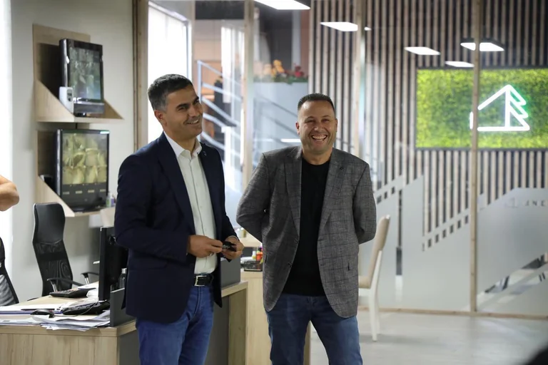 Tahiri visits a business, said Vushtrria is blessed with successful, hardworking entrepreneurs