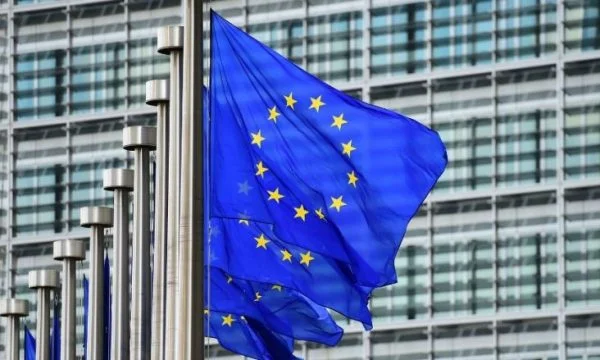 BE: Sundimi i ligjit dhe liria e mediave po kërcënohen në Hungari dhe Poloni