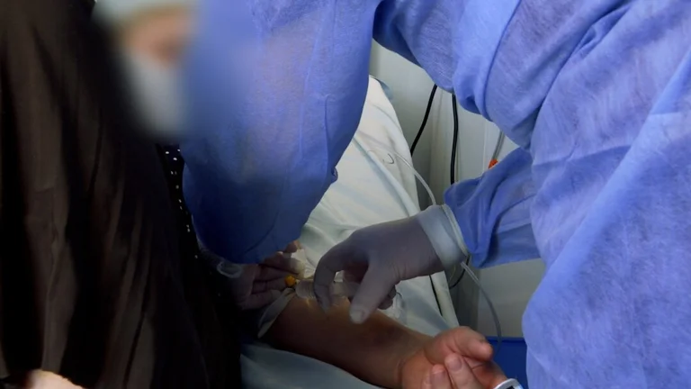 35 Patienten mit COVIDD-19 bei schwerer Gesundheit