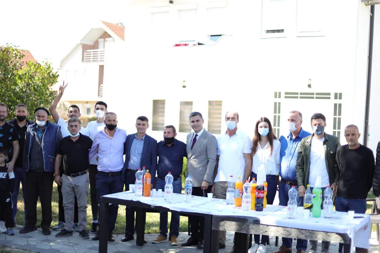 Ex attivisti del PDK a Vushtrri si uniscono, indietro Xhafer Tahiri