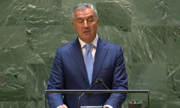 US Djukanovqi alarme les internationaux pour la déstabilisation des Balkans par Vuciqi