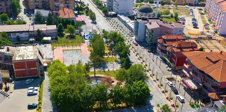 Xhafer Gashi veröffentlicht Bilder von Nation “square (Video)