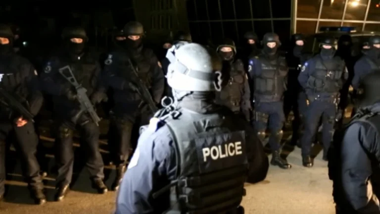 Special Unit troops making the switch in Brnjak (Video)