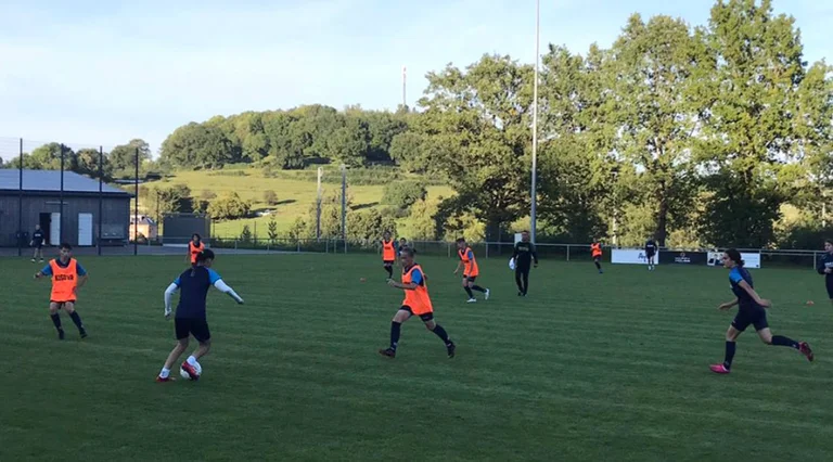 Kosovo Mädchen schreiben Geschichte: Deep Victory in European Qualifications