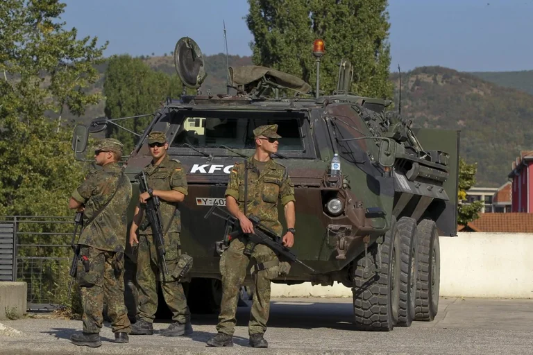 KFOR’i kryen një patrullim në afërsi të Prizrenit