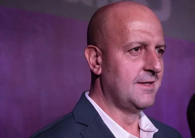 Fehmi Ferati: Albin non stringe le mani con nessuno a Mitrovica, la città di Sakka dopo l'acqua ora per 36 ore