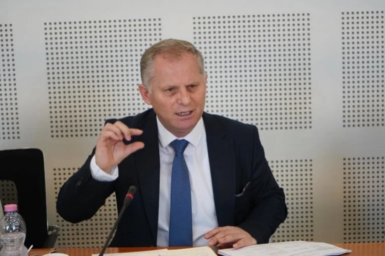 Bislimi: Kosovos souveräne Entscheidung zur Wiederziprozität von Platten