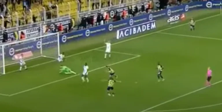 Exile Berisha aide pour Mesut Ozil, Strong Fenerbahce pour Giresunspor