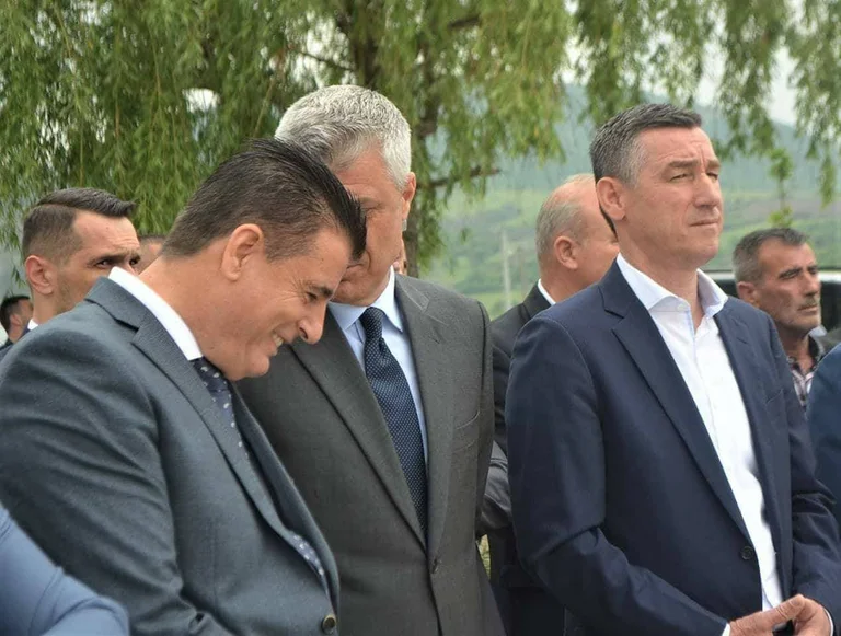 Albin oder Hashim's Dawn, die Zeit Bahtiri sagte Thaci “Kosovos wichtigster Mann”
