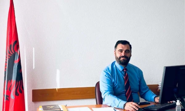 Ragmi Mustaf va avec un acte d'accusation de Serbie, le lie à la réciprocité imposée par le Kosovo