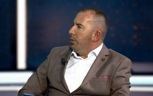 AAKA candidato per Malisheva: Me nel tempo libero del coma vuole i soldi che ho letto.