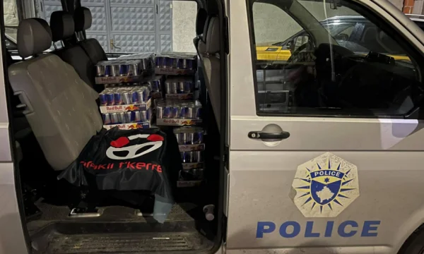 Después de la comida, los ciudadanos envían policías al norte con bebidas energéticas