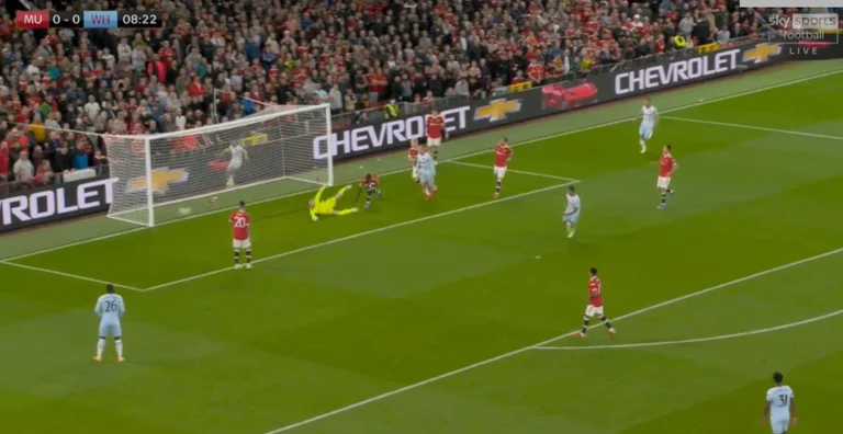 West Hame Schocks Man United, Lanceni schießen, wo er sein muss