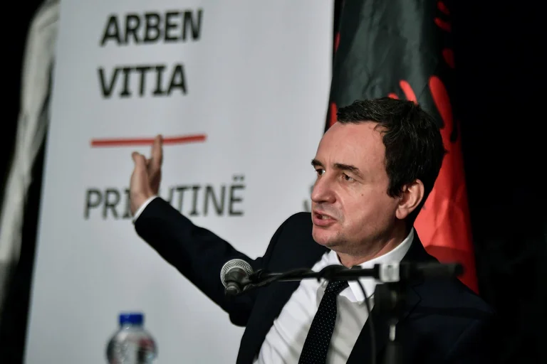 Kurti Kampagnen statt Arben Vittia in Pristina