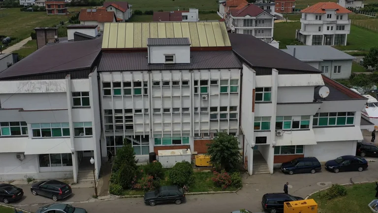 Vdes 23 vjeçarja në Drenas, familjarët fajësojnë vaksinën antiCOVID-19 që e mori tri ditë më herët