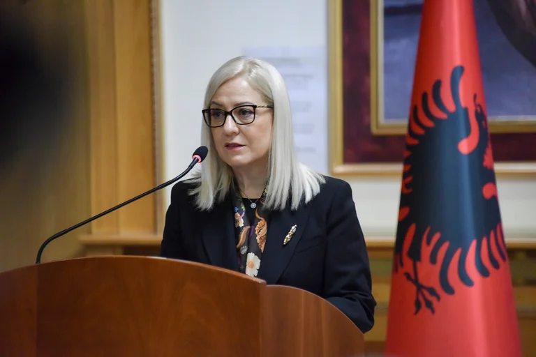 Nikola visits Kosovo: Work together to make Serbian crimes public known