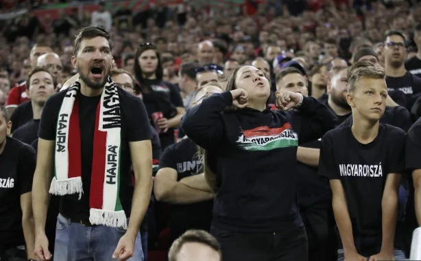 Hungría sentenció a dos partidos sin fans y multas de masas, tras abusos contra las estrellas de Inglaterra