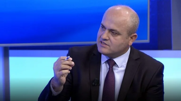 Deputeti i LDK-së: Covid-19 do të prodhojë analfabetë
