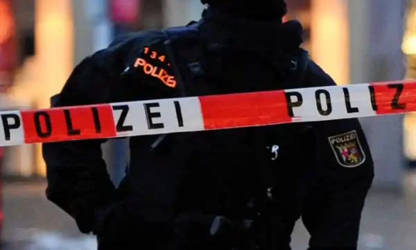 Wiederverwendet, ohne die Maske zu tragen, tötet deutsche 20-jährige Pumpenarbeiter