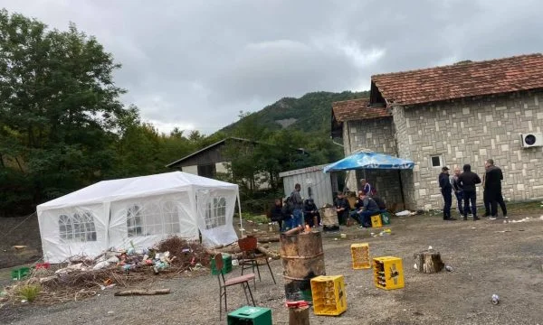 Serbisch Special Unit Residents Continue in Jarinje, Journalists Blocked