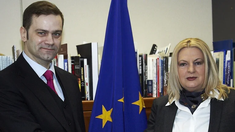 Flet ish-negociatori serb: Ka skaduar marrëveshja për targat e veturave, Serbia po gënjen